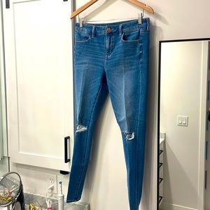American Eagle Dream Jean Jeggings. Brand new worn once and dry cleaned!